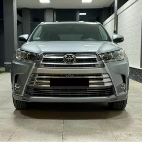 Toyota Highlander 2019