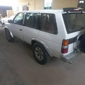 Nissan Pathfinder 1994