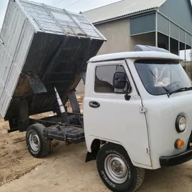 UAZ Profi 1990