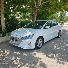 Hyundai Elantra 2019