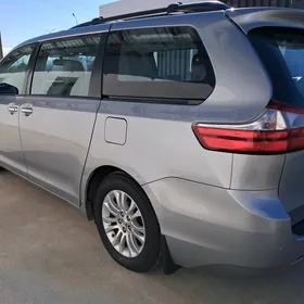 Toyota Sienna 2015