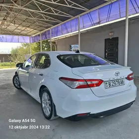 Toyota Camry 2019