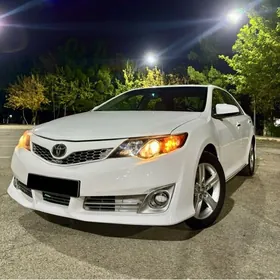 Toyota Camry 2014