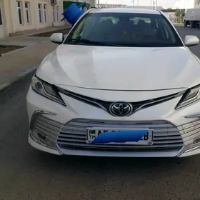 Toyota Camry 2020