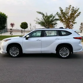 Toyota Highlander 2021