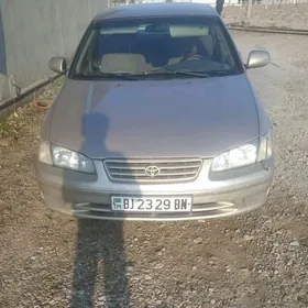 Toyota Camry 1999