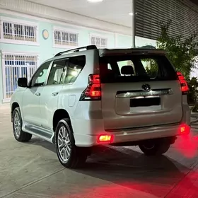 Toyota Land Cruiser Prado 2020