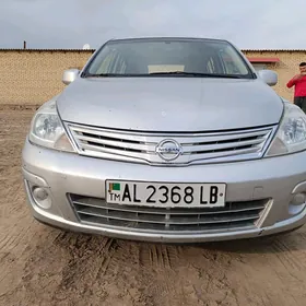 Nissan Versa 2012