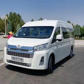 Toyota Hiace 2021