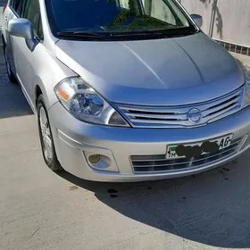 Nissan Versa 2011