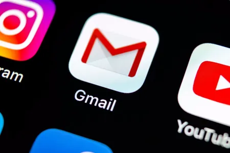 Gmail hakyky poçta salgysyny toslanan salgy bilen gizläp, spama garşy göreşer