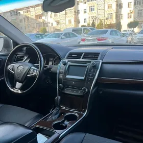 Toyota Camry 2016