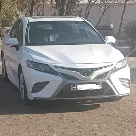 Toyota Camry 2018