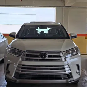 Toyota Highlander 2019