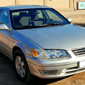 Toyota Camry 2001