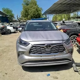 Toyota Highlander 2020