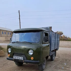 UAZ Profi 2001