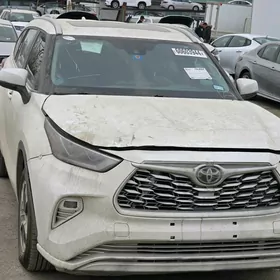 Toyota Highlander 2020