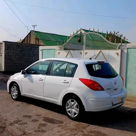 Nissan Versa 2010