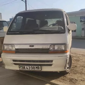 Toyota Hiace 1990