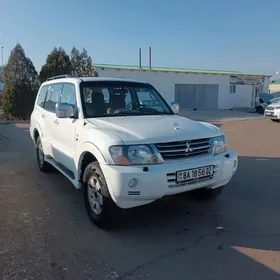 Mitsubishi Pajero 2003