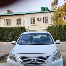 Nissan Versa 2014