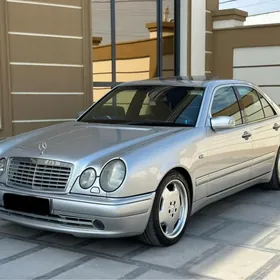 Mercedes-Benz E55 AMG 2000