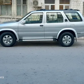 Nissan Pathfinder 1999