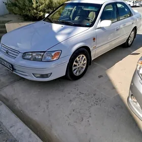 Toyota Camry 2000