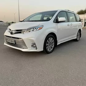 Toyota Sienna 2019