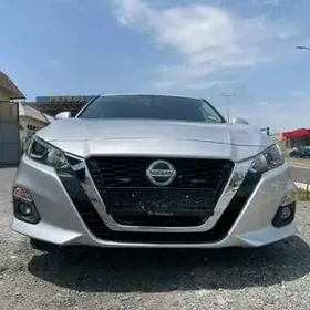 Nissan Altima 2019