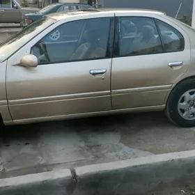 Nissan Primera 1996