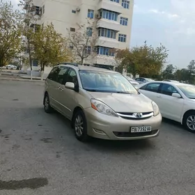 Toyota Sienna 2004