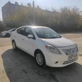 Nissan Versa 2011