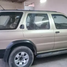 Nissan Pathfinder 1997