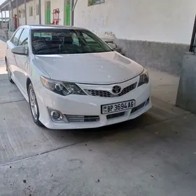 Toyota Camry 2014