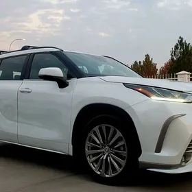 Toyota Highlander 2021