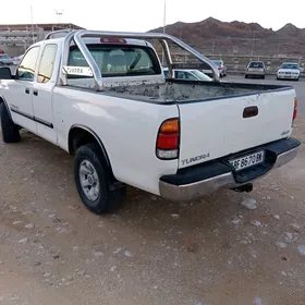 Toyota Hilux 2004