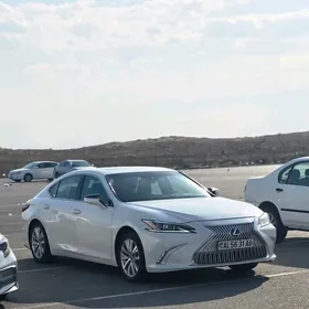 Lexus ES 350 2019