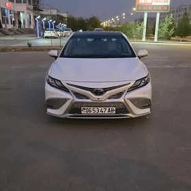 Toyota Camry 2018