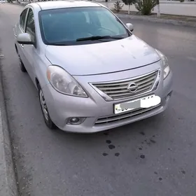 Nissan Versa 2013