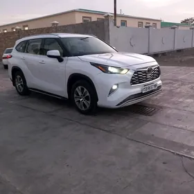 Toyota Highlander 2022