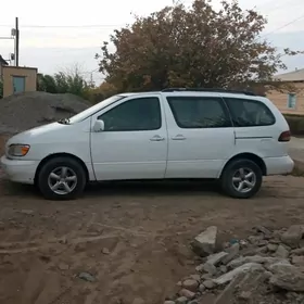 Toyota Sienna 2000