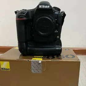 NIKON D850