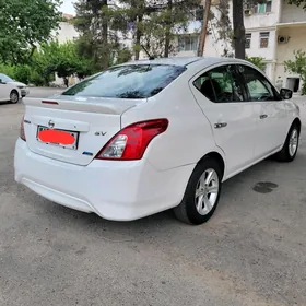 Nissan Versa 2016