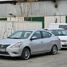 Nissan Versa 2018