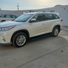 Toyota Highlander 2019