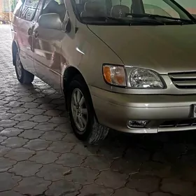 Toyota Sienna 2000