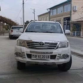 Toyota Hilux 2012