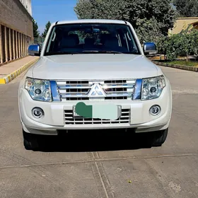 Mitsubishi Pajero 2014